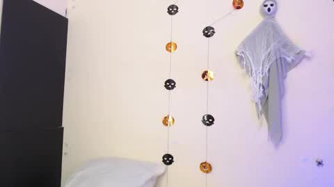 Snapshot of thalia_anderson chatting on 10/31/25, 06:20 Thalia Anderson online show from 10/31/25, 06:20