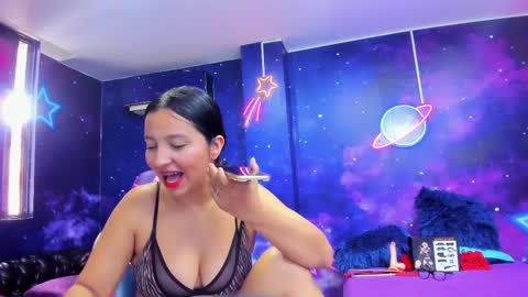 Thalia  online show from 10/14/25, 03:02