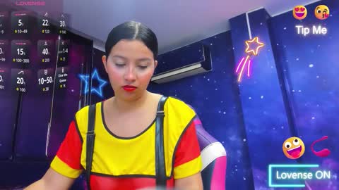 Thalia  online show from 10/18/25, 01:01