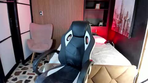 Thalia online show from 11/21/25, 05:28