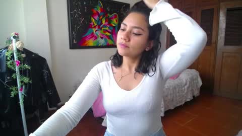 Snapshot of thaliacooper chatting on 12/11/24, 06:09 online show from 12/11/24, 06:09