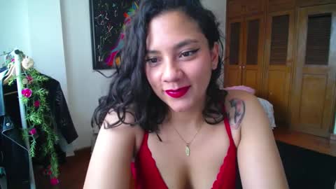 Snapshot of thaliacooper chatting on 12/20/24, 07:17 online show from 12/20/24, 07:17