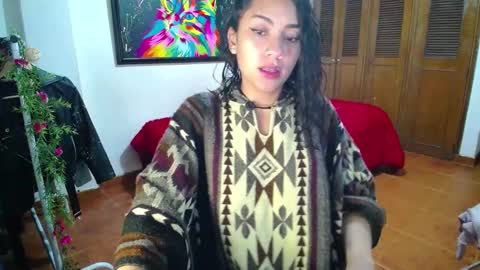 Snapshot of thaliacooper chatting on 12/29/24, 10:25 online show from 12/29/24, 10:25