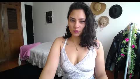 Snapshot of thaliacooper chatting on 01/16/25, 06:59 online show from 01/16/25, 06:59