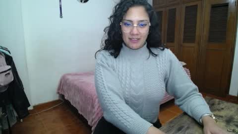 Snapshot of thaliacooper chatting on 09/20/25, 11:39 online show from 09/20/25, 11:39