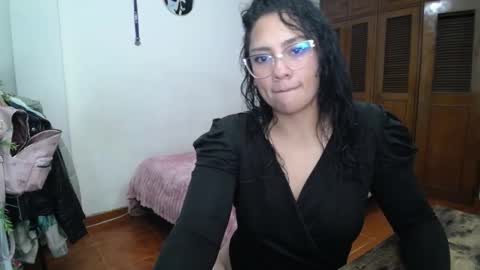 Snapshot of thaliacooper chatting on 09/28/25, 12:16 online show from 09/28/25, 12:16