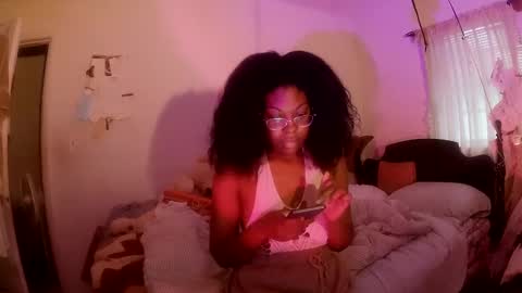Snapshot of thaliagodiva chatting on 03/09/25, 11:46 thaliagodiva online show from 03/09/25, 11:46