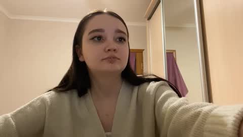 Snapshot of thaliakuchem chatting on 02/16/26, 03:30 Yumi online show from 02/16/26, 03:30