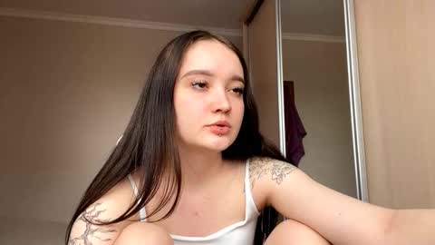 Snapshot of thaliakuchem chatting on 02/22/26, 09:08 Yumi online show from 02/22/26, 09:08