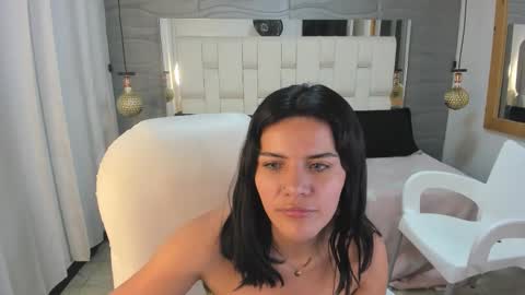 Snapshot of thalialopez chatting on 03/09/26, 07:12 Thalia online show from 03/09/26, 07:12