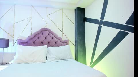 Snapshot of thamara_foxxx chatting on 12/03/24, 07:32 Thamara Fox online show from 12/03/24, 07:32