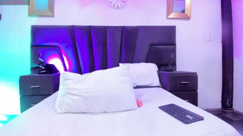 Snapshot of thamara_foxxx chatting on 12/12/24, 07:52 Thamara Fox online show from 12/12/24, 07:52