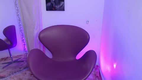 Snapshot of thamarajane1 chatting on 05/13/26, 12:41 online show from 05/13/26, 12:41