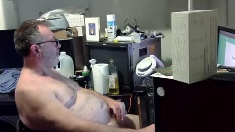 Snapshot of thang5545 chatting on 09/13/25, 04:01 thang5545 online show from 09/13/25, 04:01