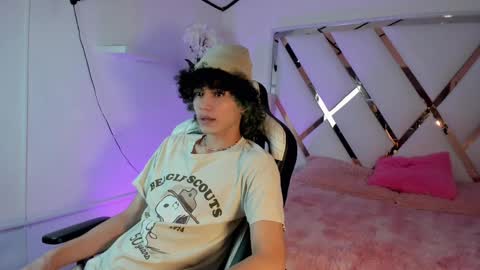 thanier_18 online show from 05/17/26, 06:48