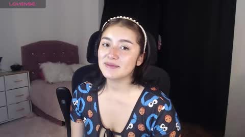 Snapshot of thatgirl2003 chatting on 09/09/25, 01:54   online show from 09/09/25, 01:54