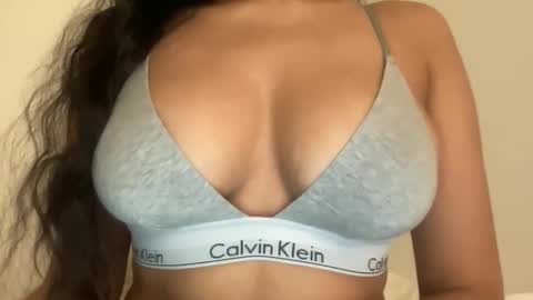 Melanie online show from 04/08/26, 03:17