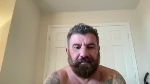 Snapshot of thatguybearded chatting on 01/05/25, 04:16 ThatGuyBearded online show from 01/05/25, 04:16