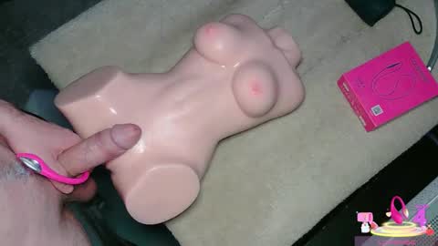 Snapshot of thatswhatshesaid143 chatting on 10/31/25, 03:18 ThatsWhatSheSaid online show from 10/31/25, 03:18