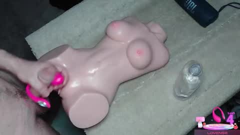 Snapshot of thatswhatshesaid143 chatting on 10/31/25, 11:06 ThatsWhatSheSaid online show from 10/31/25, 11:06