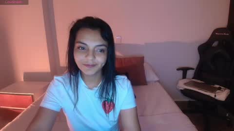 Snapshot of thays_mawakye01 chatting on 04/22/26, 09:38 Paola online show from 04/22/26, 09:38