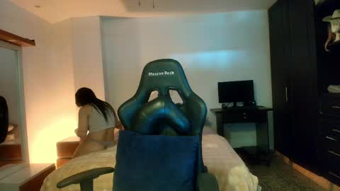 Snapshot of thays_mawakye01 chatting on 05/14/26, 08:26 Paola online show from 05/14/26, 08:26