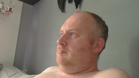 Snapshot of the007146368 chatting on 04/19/26, 11:31 the007146368 online show from 04/19/26, 11:31