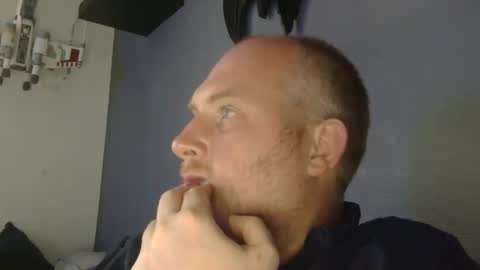 Snapshot of the007146368 chatting on 05/26/26, 07:10 the007146368 online show from 05/26/26, 07:10