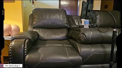 Snapshot of the_alpha_dog_xxx chatting on 02/14/26, 06:04 the_alpha_dog_xxx online show from 02/14/26, 06:04