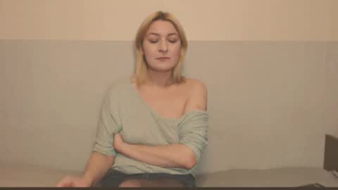 Snapshot of the_basic_instinctt chatting on 11/04/25, 11:04 Eva online show from 11/04/25, 11:04