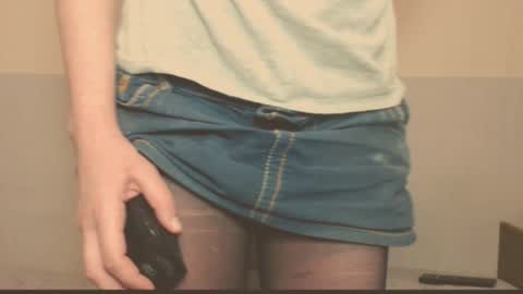 Snapshot of the_basic_instinctt chatting on 02/25/26, 10:41 Eva online show from 02/25/26, 10:41