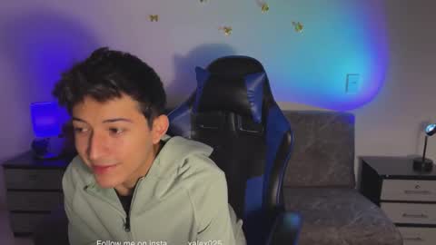 Snapshot of the_boys02 chatting on 01/13/26, 11:10 the_boys02 online show from 01/13/26, 11:10