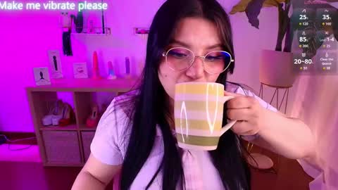 Snapshot of the_cat_girl_ chatting on 11/12/25, 03:01 i am Cat online show from 11/12/25, 03:01