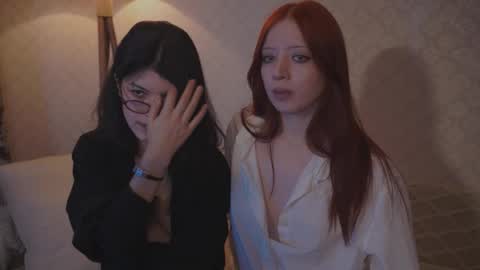Snapshot of the_cure___ chatting on 09/17/25, 07:59 EllaLyn online show from 09/17/25, 07:59