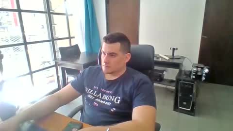 Snapshot of the_dark_knive_ chatting on 10/05/25, 06:17 the_dark_knive_ online show from 10/05/25, 06:17