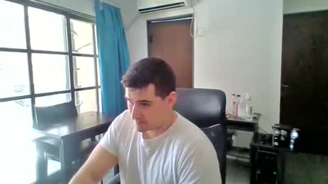 Snapshot of the_dark_knive_ chatting on 10/21/25, 04:19 the_dark_knive_ online show from 10/21/25, 04:19