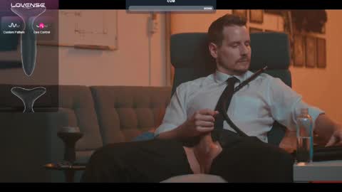 Snapshot of the_dilf chatting on 02/11/25, 04:13 The DILF -  online show from 02/11/25, 04:13