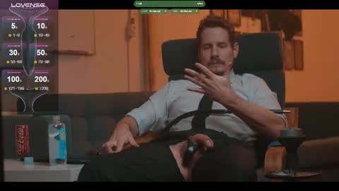 Snapshot of the_dilf chatting on 12/03/25, 03:21 The DILF - online show from 12/03/25, 03:21