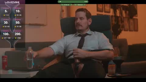 Snapshot of the_dilf chatting on 12/21/25, 11:28 The DILF - online show from 12/21/25, 11:28