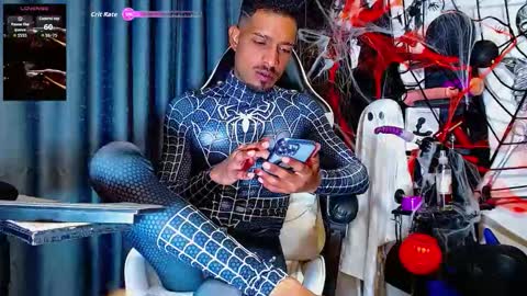 Snapshot of the_dog_lian chatting on 10/31/25, 02:12 the dog lian online show from 10/31/25, 02:12