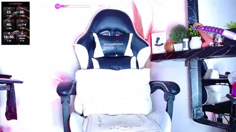 Snapshot of the_dog_lian chatting on 11/27/25, 12:24 the dog lian online show from 11/27/25, 12:24