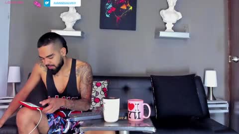 Snapshot of the_golden_boys chatting on 02/05/25, 01:22 SCOTT THEO KAMERON GENDERSON online show from 02/05/25, 01:22