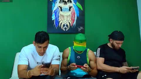 Snapshot of the_golden_boys chatting on 09/17/25, 02:35 SCOTT THEO KAMERON GENDERSON online show from 09/17/25, 02:35