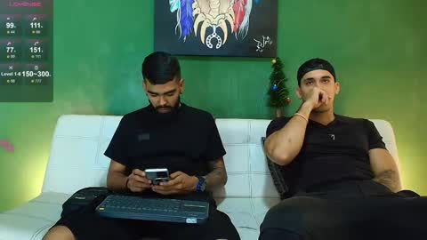 Snapshot of the_golden_boys chatting on 11/27/25, 01:40 SCOTT THEO KAMERON GENDERSON online show from 11/27/25, 01:40