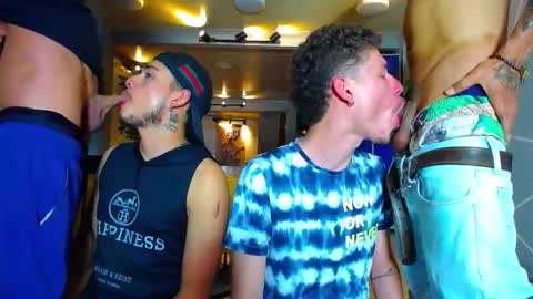 Snapshot of the_goodfellas chatting on 11/07/25, 08:20 the goodfellas online show from 11/07/25, 08:20