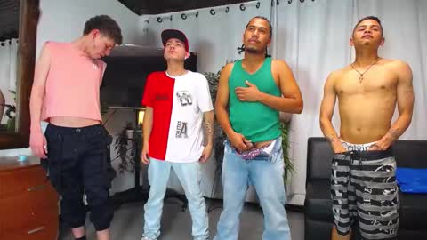 Snapshot of the_goodfellas chatting on 11/17/25, 08:14 the goodfellas online show from 11/17/25, 08:14