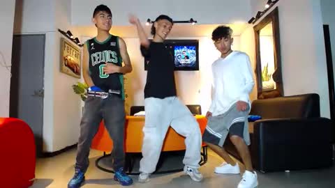 Snapshot of the_goodfellas chatting on 02/16/26, 09:00 the goodfellas online show from 02/16/26, 09:00