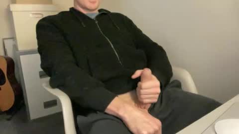 Snapshot of the_gym_boy chatting on 10/21/25, 03:13 the_gym_boy online show from 10/21/25, 03:13