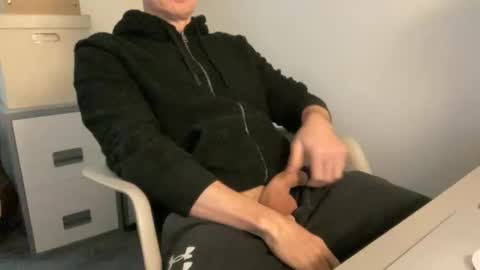 Snapshot of the_gym_boy chatting on 10/24/25, 10:00 the_gym_boy online show from 10/24/25, 10:00