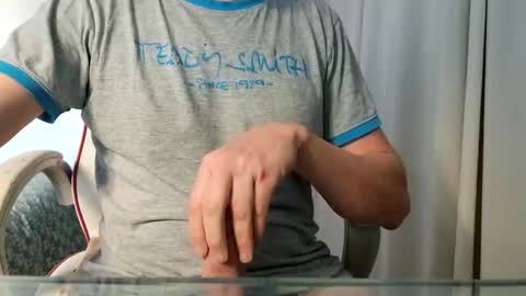 Snapshot of the_hard_baguette chatting on 01/07/25, 02:51 La Baguette dure online show from 01/07/25, 02:51